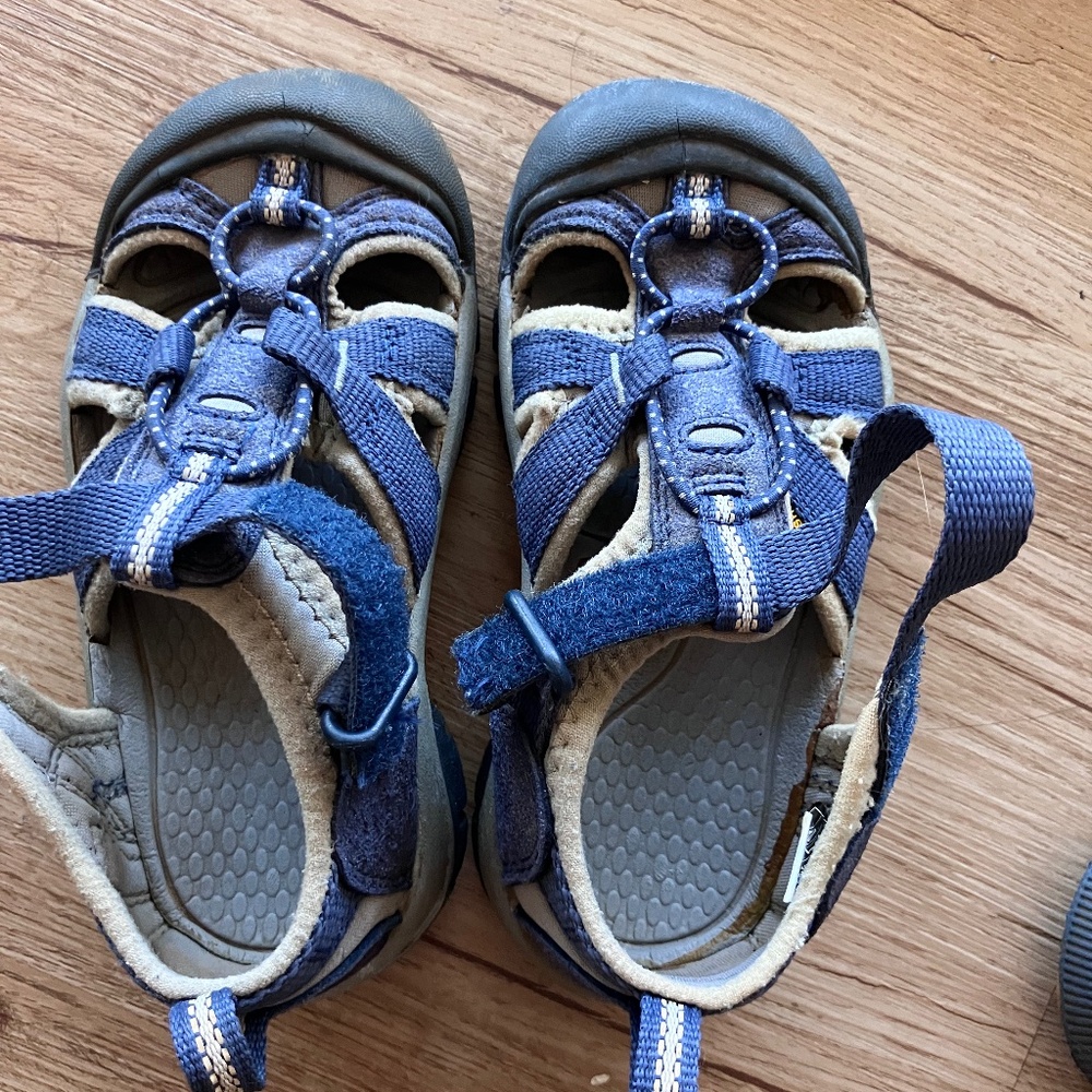 Keen Newport toddler hiking shoes